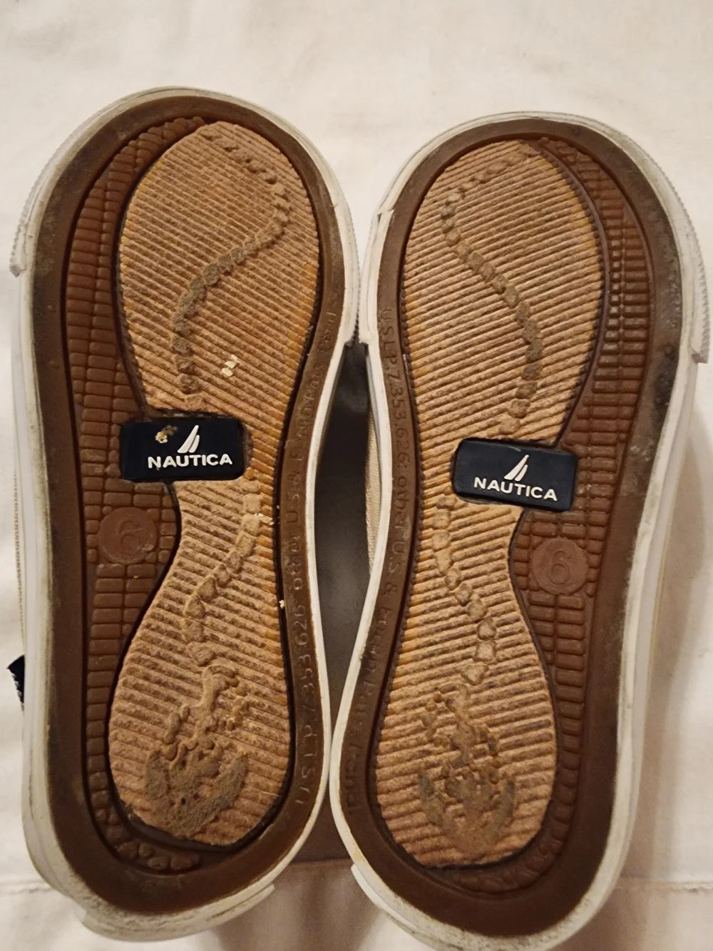 Nautica Kids Tan boat shoes size 6